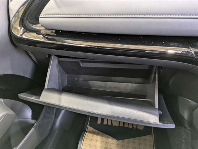 グローブボックスの収納もバッチリ