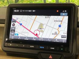 【純正8型ナビ】人気の純正ナビを装備しております。ナビの使いやすさはもちろん、オーディオ機能も充実！キャンプや旅行はもちろん、通勤や買い物など普段のドライブも楽しくなるはず♪