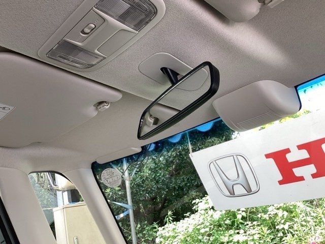 Hondaセンシング搭載！ミリ波レーダーと単眼カメラで、クルマの前方の状況を認識。ブレーキやステアリングの制御技術と協調し、安心・快適な運転や事故回避を支援する先進のシステムです！
