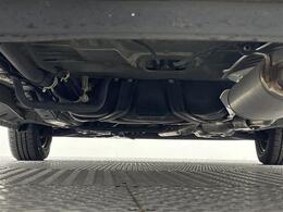 【下回り】下回りがきれいなうちに、防錆加工の施工がオススメ。降雪地域はもちろん、沿岸部にお住いの方や、趣味でマリン・ウィンタースポーツをされる方に大変好評いただいております。