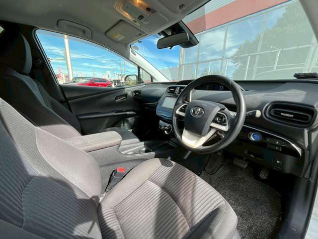 全ての車をご納車前に第3者機関にて査定、チェックを受けております。メーターの巻き戻し、災害者などは一切と販売は致しません。