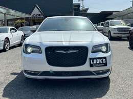 LOOK'Sではお客様の愛車のメンテナンスから板金・塗装修理、車検やオリジナルカスタムまでカーライフを全てをお任せ頂ける体制を整えておりますので安心してお任せ下さい。