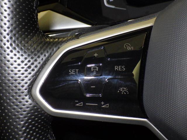 Travel Assist。設定した速度を上限に自動で加減速し、一定の車間距離,およ走行レーンを保つことでロングドライブの疲労を軽減します。