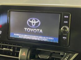 【純正ナビ】人気の純正ナビを装備しております。ナビの使いやすさはもちろん、オーディオ機能も充実！キャンプや旅行はもちろん、通勤や買い物など普段のドライブも楽しくなるはず♪