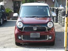 ヘッドライトは標準でディスチャージヘッドライトで明るいです！純正フォグランプも付いています。