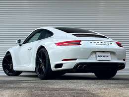 洗練された後期型！！　上級グレードS！！　3L水平対向6気筒ツインターボエンジン搭載！！