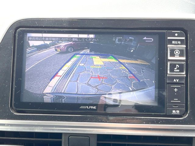 【バックカメラ】駐車時に後方がリアルタイム映像で確認できます。大型商業施設や立体駐車場での駐車時や、夜間のバック時に大活躍！運転スキルに関わらず、今や必須となった装備のひとつです！