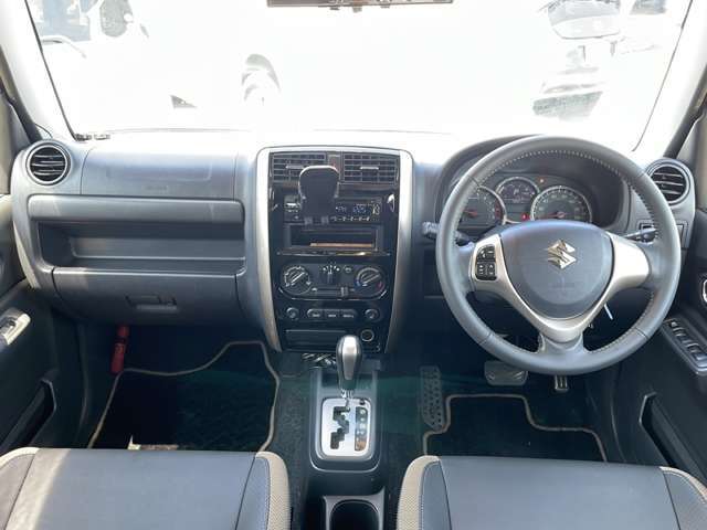 【インパネ全体】全方位で視界が広く、高い目線で運転もしやすいです！