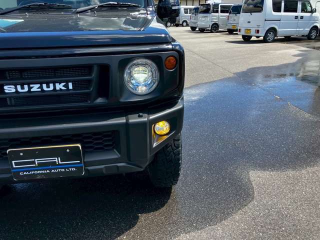 車外の明るさに応じて、自動的にライトの点灯・消灯をしてくれます。トンネルが続くような道でも、いちいちライトスイッチを操作する必要がありません。消し忘れの心配もありません。