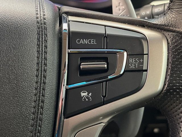 【レーダークルーズコントロール】高速道路での長距離走行が楽に！！自動で速度を保つクルーズコントロールが、衝突軽減システムと連携し、前方の車両を感知して車間を保つように速度調節してくれます！！