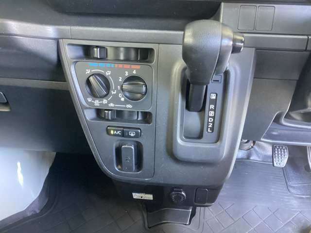 ☆九州運輸局指定工場ですので車検・一般整備はもちろん、アフターサービスもお任せ下さい！！☆お車の買取りも大歓迎です！！フリーダイヤル『0078-6002-808763』でお気軽にお問い合わせください☆