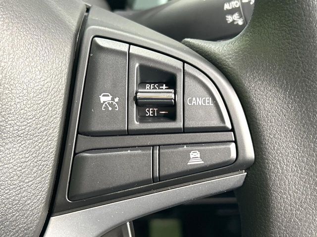 【アダプティブクルーズコントロール】高速道路での長距離走行が楽に！！自動で速度を保つクルーズコントロールが、衝突軽減システムと連携し、前方の車両を感知して車間を保つように速度調節してくれます！！