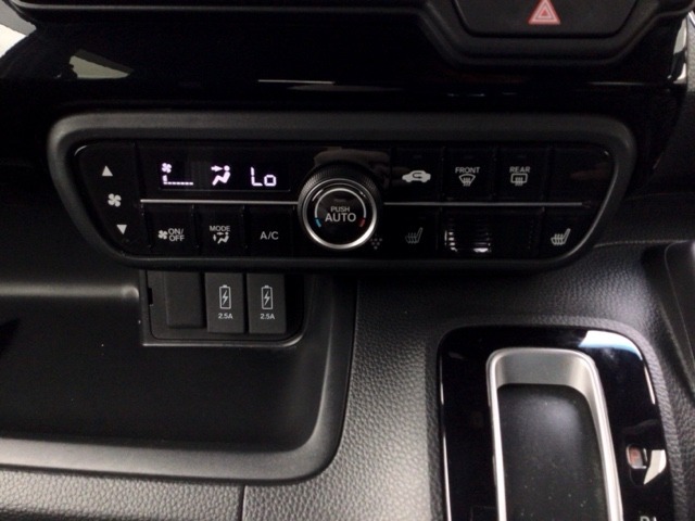 【オートエアコン】汗ばむ夏・ジメジメする梅雨時・冷え冷えする冬も快適☆♪　簡単操作で、春夏秋冬　一年中快適です♪お好みの温度をセットするだけで、エアコンの風量などを自動でコントロールします♪☆