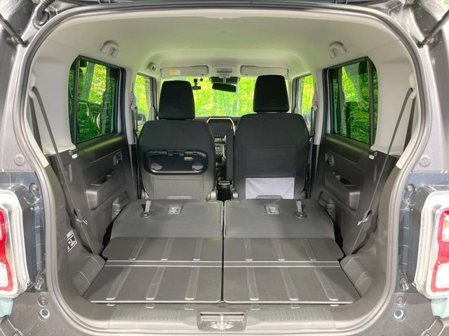 普段のお買い物や通勤、送迎等に十分な荷室スペースを確保しております。セカンドシートを倒すと、大きな荷物の積載も可能です♪