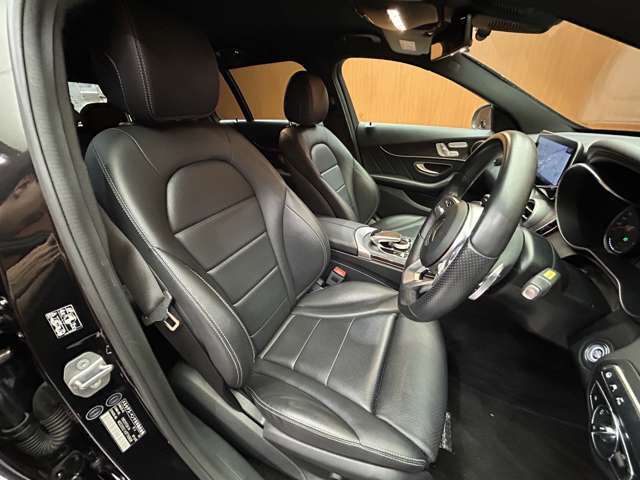 安心してカーライフを始めていただくことが出来るよう、納車前にディーラー整備工場もしくは熟練メカニックが在籍する輸入車専門の整備工場にて点検を行い、必要な整備を実施いたします。