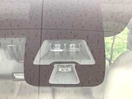【エマージェンシーブレーキ】走行中に前方の車両等を認識し、衝突しそうな時は警報とブレーキで衝突回避と被害軽減をアシスト。より安全にドライブをお楽しみいただけます。