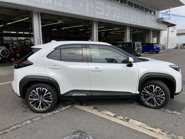 新車保証書完備！希望者にはメーカー保証の残りがあるためトヨタのディーラーにて点検を実施し保証継承を1.8万円でいたします！