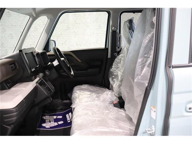 体格に合わせてシートの位置をきめ細かく調節できるので、いつでも最適な運転姿勢をキープ。操作も軽く、ラクラクです