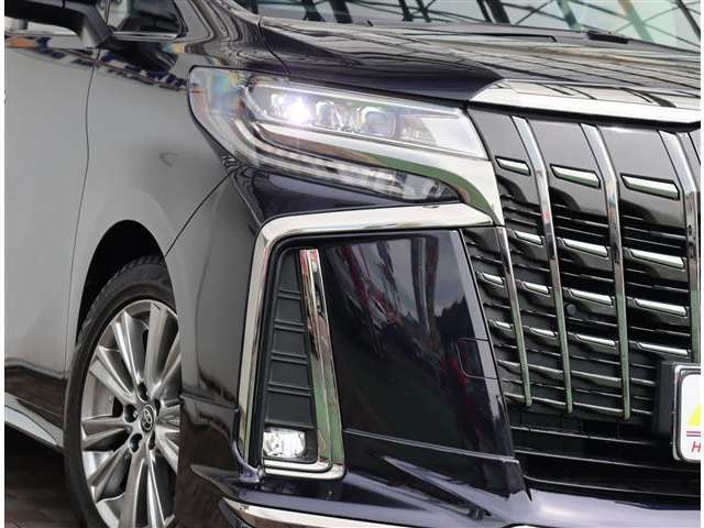 【車屋】として、長く車業界に従事した経験豊富なスタッフが在籍しております。