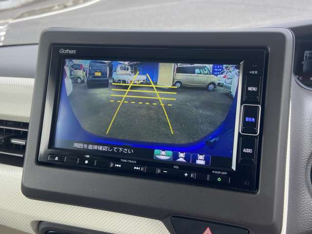 駐車が苦手な方でも安心のバックモニター★