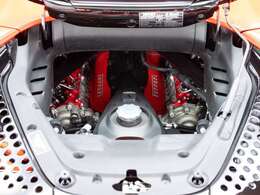 4L V8ツインターボエンジン(780PS)+3基のモーター220PS。合計1000PSを発揮します。