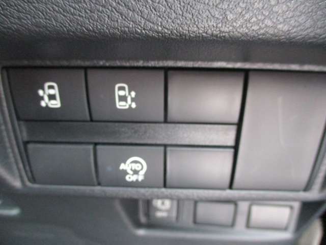 両側オートスライドドアで乗り降り便利です。