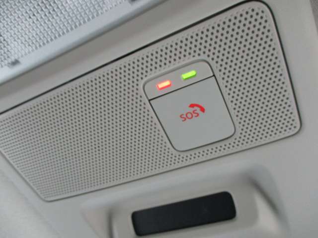 日産コネクトそS0S装備されてます。（SOSコール使用するには申し込みが必要です。）