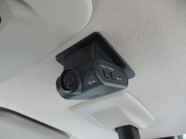 日産純正ドライブレコーダー前後付きです