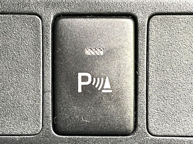 【コーナーセンサー】バンパーに付いたセンサーが障害物を検知！一定の距離に近づくとアラートで教えてくれます♪狭い駐車スペースや車庫入れ時も安心ですね☆