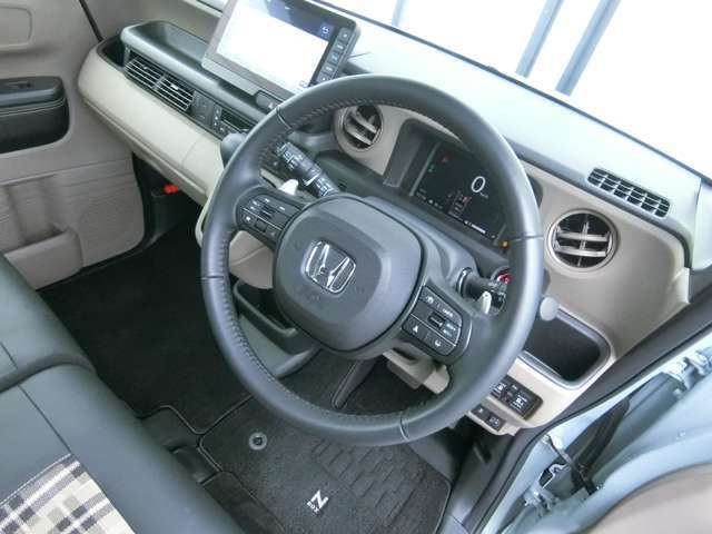 本革巻きステアリングホイール (ブラックステッチ)