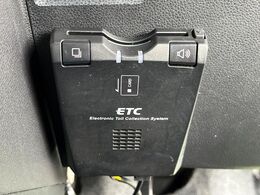 【ETC】高速道路の料金所をストレスなく通過！話題のスポットやサービスエリアに多い「スマートIC」利用時は必須のアイテムです。当店でセットアップを実施、ご納車当日からすぐにご利用いただけます！