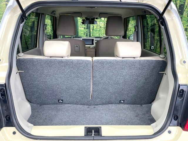 普段のお買い物や通勤、送迎等に十分な荷室スペースを確保しております。セカンドシートを倒すと、大きな荷物の積載も可能です♪