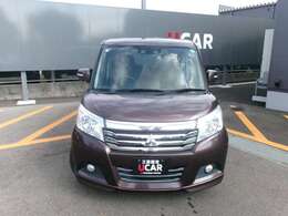 当店は諸費用も含めた総額表示を行っております。諸費用には車庫証明費用が含まれています。また、店舗納車を推奨しておりますので納車費用は含まれておりません。