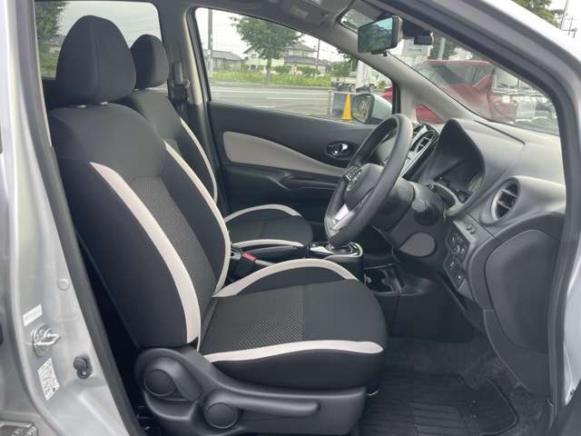 視界が良く　運転し易い車両です　是非、お試し下さい！
