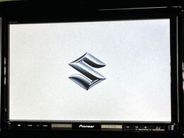 【純正8型ナビ】人気の純正ナビを装備。オーディオ機能も充実しており、Bluetooth接続すればお持ちのスマホやMP3プレイヤーの音楽を再生可能！毎日の運転がさらに楽しくなります！！