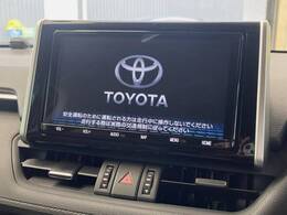 【大画面ナビ】人気の大型9インチナビを装備。存在感のある大画面はインパクト大！ナビ利用時のマップ表示は見やすく、テレビやDVDは臨場感がアップ！いつものドライブがグッと楽しくなります♪