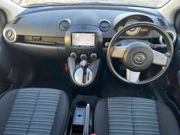 綺麗な運転席周り！