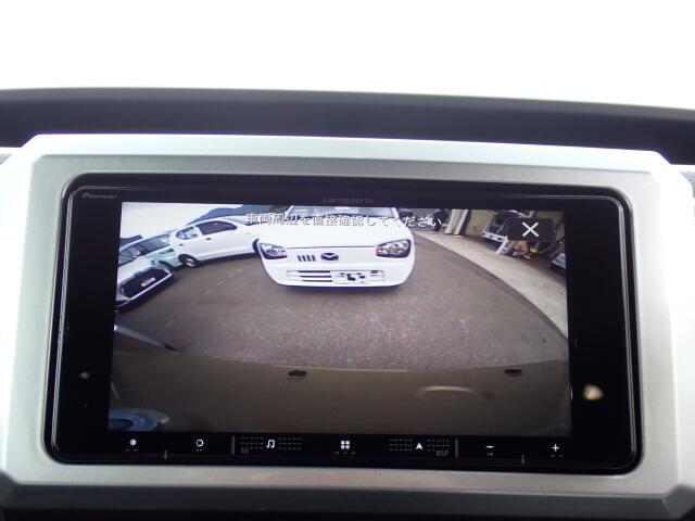 バックカメラ装備しております。駐車時に大変役に立ちますよ♪駐車が苦手な方にも便利機能です♪
