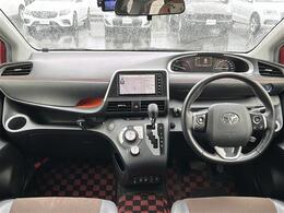 【インパネ全体】車内の雰囲気でお車の印象も変わります。自分好みのお車を見つけていきましょう！