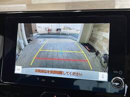【純正ディスプレイオーディオ】フルセグテレビやブルートゥース接続、DVD再生など多彩な機能を併せ持っており、インパネ周りがすっきりしてますね！