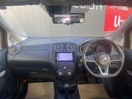 ☆使い勝手の良いインパネデザイン。手を伸ばせばそれぞれのスイッチ類にも届いて操作性もよいです☆