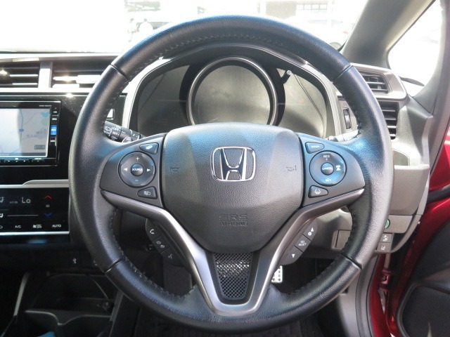 【Honda SENSING】ぶつからない！飛び出さない！はみ出さない！適切な車間距離、発進お知らせ、標識認識機能付き！安全運転システム！それがホンダセンシングです！詳しくはお尋ね下さい。