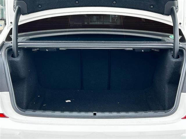 輸入車をお探しになられている方に、貴方の大切な1台をお届けします。3ブランドを較べて愉しんで下さい。