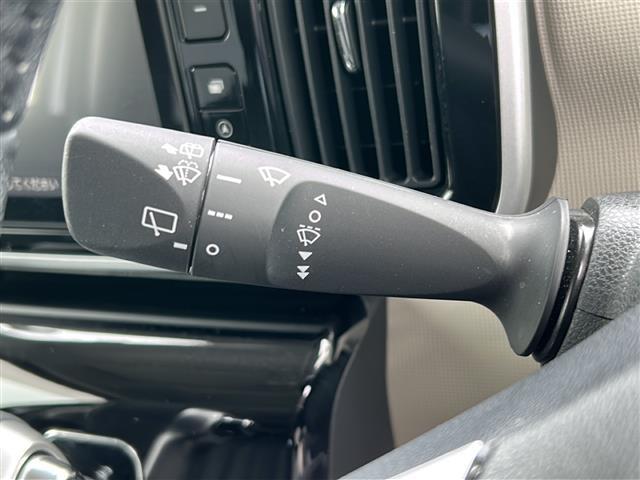 【運転席操作部】快適なドライブを楽しむための機能が装備されています！運転席から触れるので、使いやすいです！除菌プランいれていただくと、さらに清潔で安心していただけます！