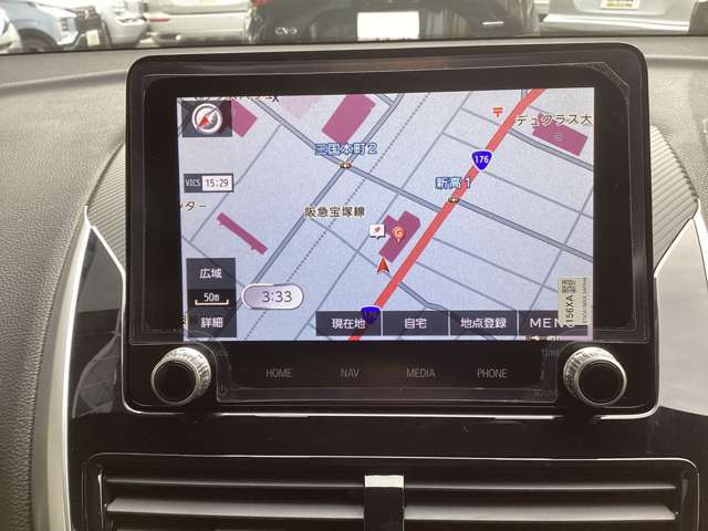 ワイドで明るい液晶画面、簡単な操作方法、多機能ナビゲーション。知らない街でも安心です！