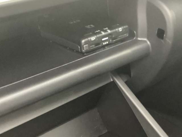 ETCも装備！高速道路の料金所もスイスイ通過◆◇ロングドライブの必需品です♪　高速道路では休日の割引などもありお得です。