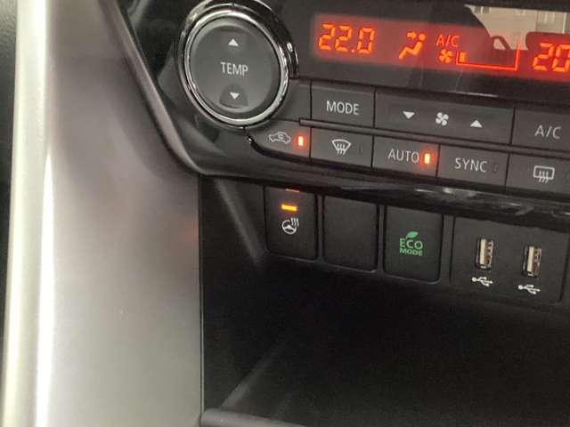 【ステアリングヒーター】寒い日の運転を快適にするステアリングヒーターを装備！