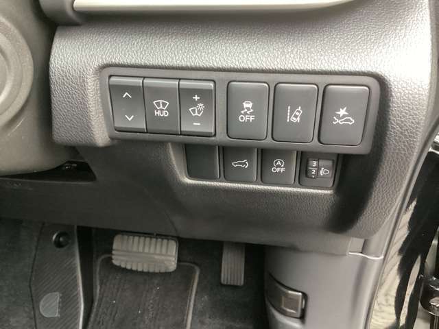 衝突被害軽減ブレーキシステムをはじめとする安全装備や快適装備が充実しています！