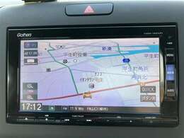 こちらのナビはフルセグ対応、DVD・CD再生機能付き！（型番：VXM-195VFi）