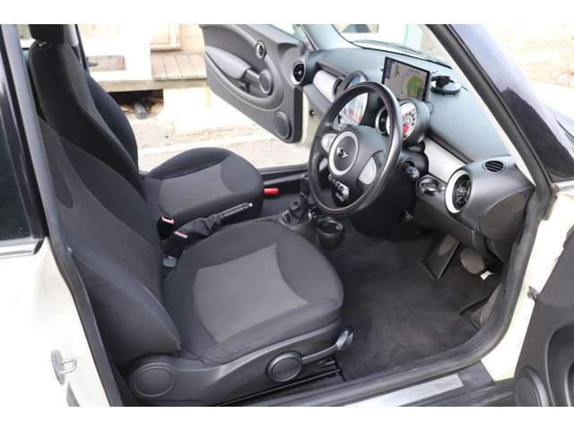 内装綺麗な状態です。快適に乗って頂けます。